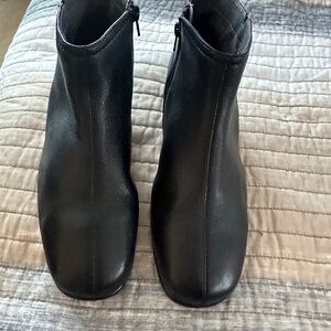 Aeropostale’s woman’s short boots 11 wide